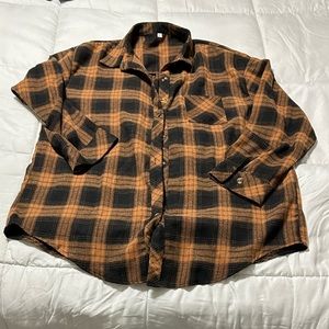 💜5 for $20 Brown and Black button up. Soft